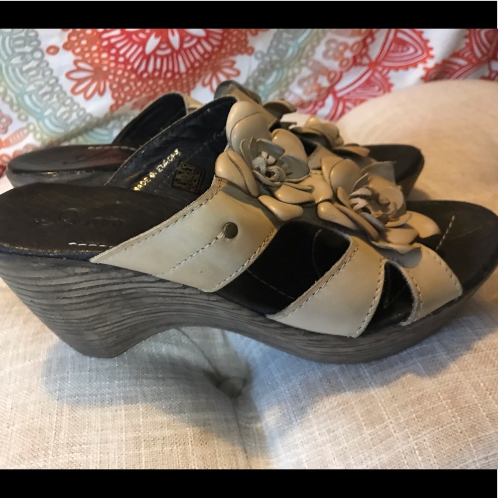 Women’s sandals